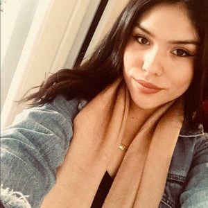 Meet your Posher, Kim